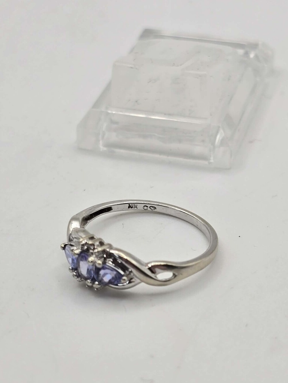 Genuine Tanzanite & Diamond Ring 10k White Gold Size 8! - Picture 5 of 6